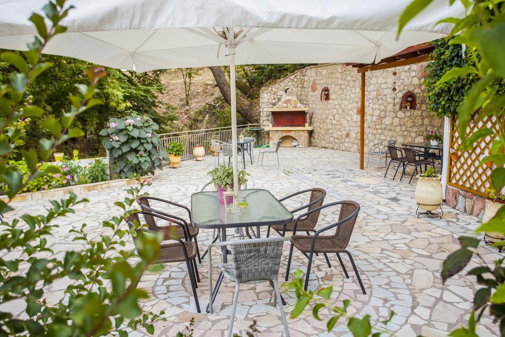 Dallas Valtos Studios Parga Exterior foto